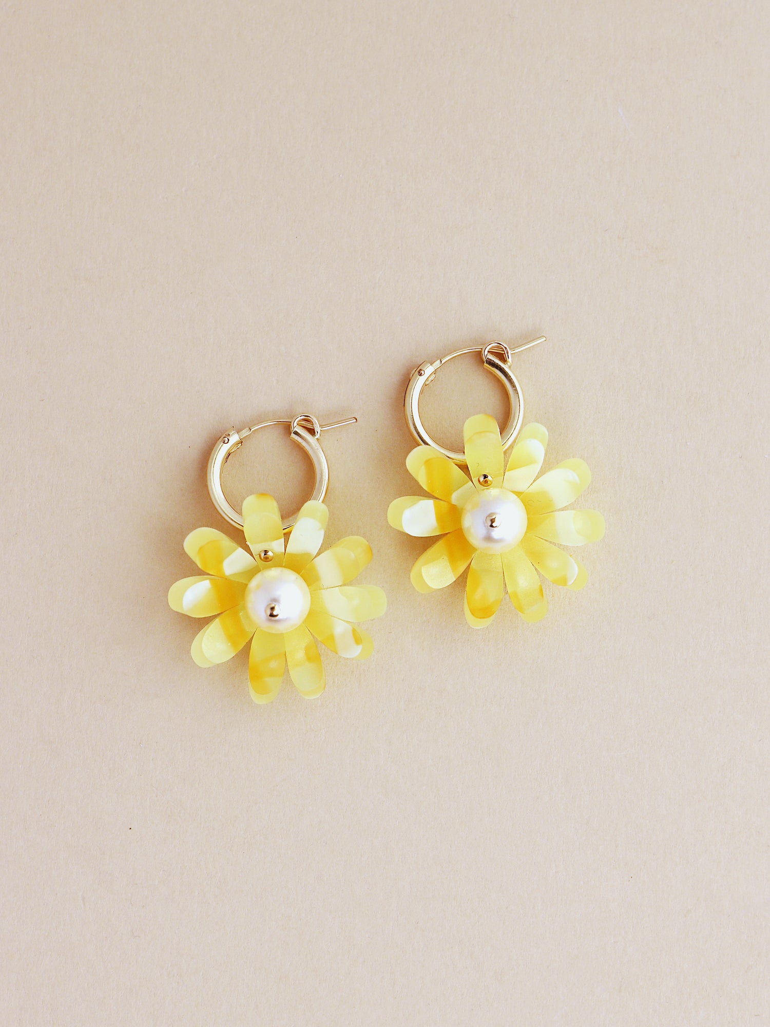 Daisy Hoops in Honey