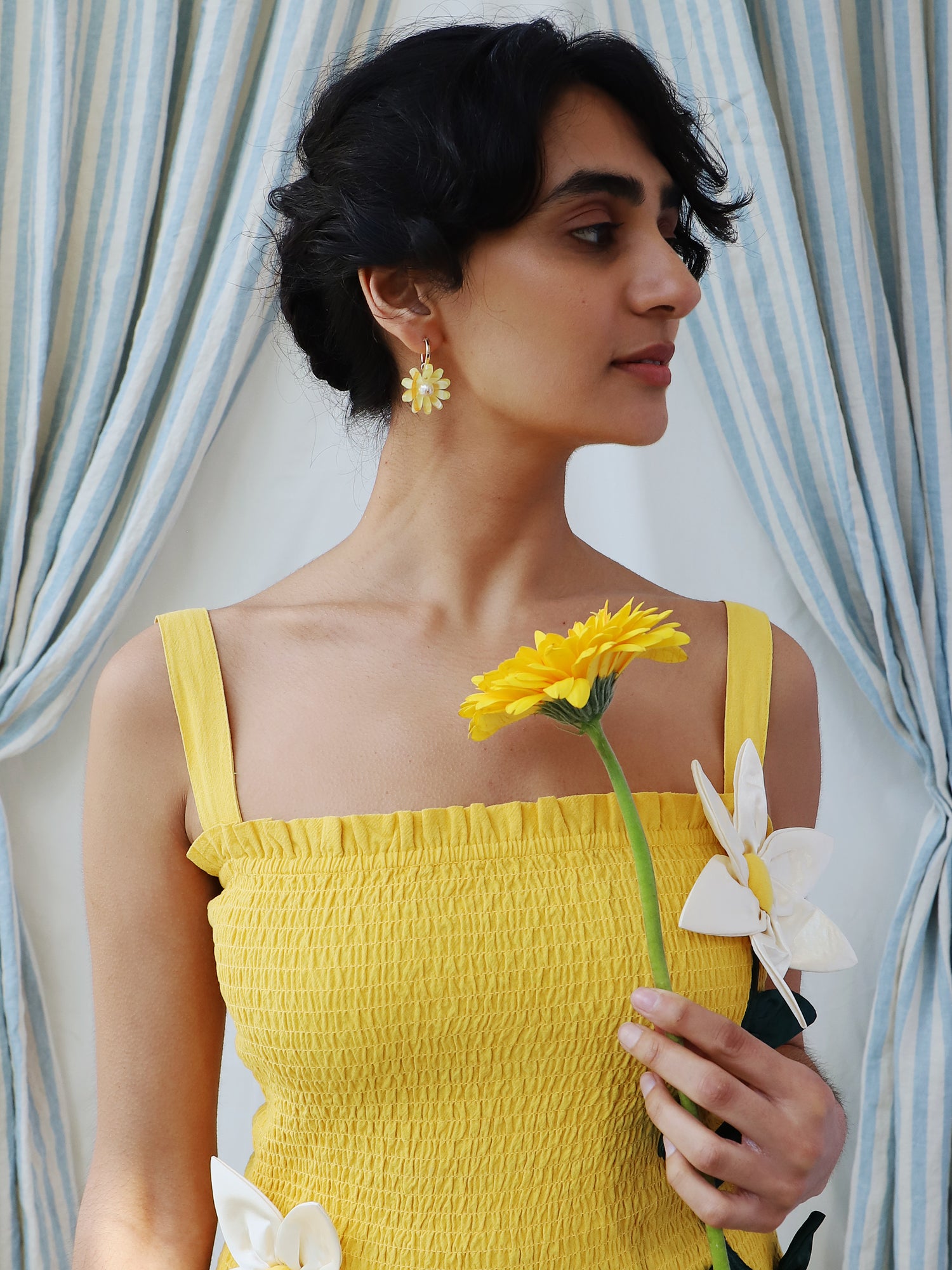 Daisy Hoops in Honey